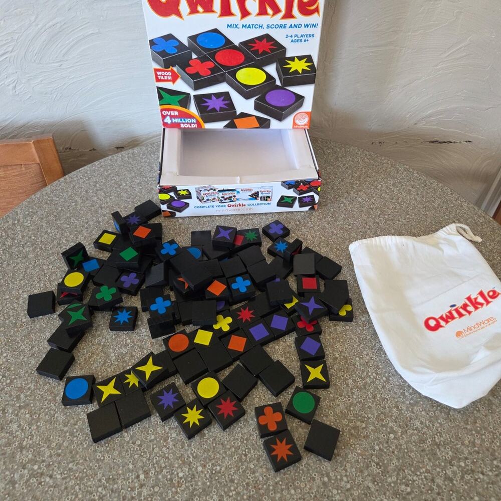 Qwirkle wood tile game by Mindware